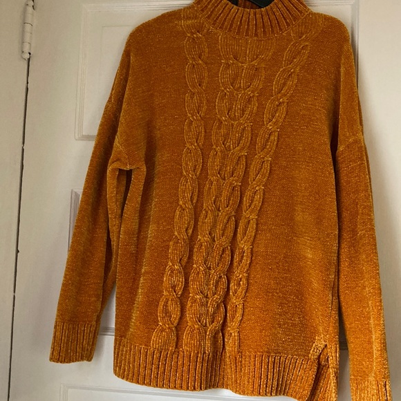 Izod Sweaters - Izod mustard sweater
